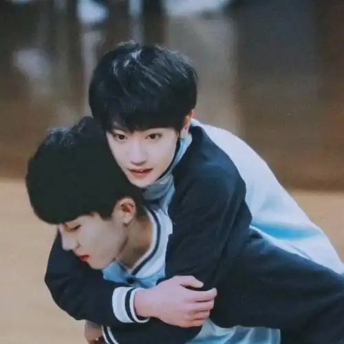 3      tyt正式出道后,马嘉祺和李天泽见面的时间也变得越来越少,即使