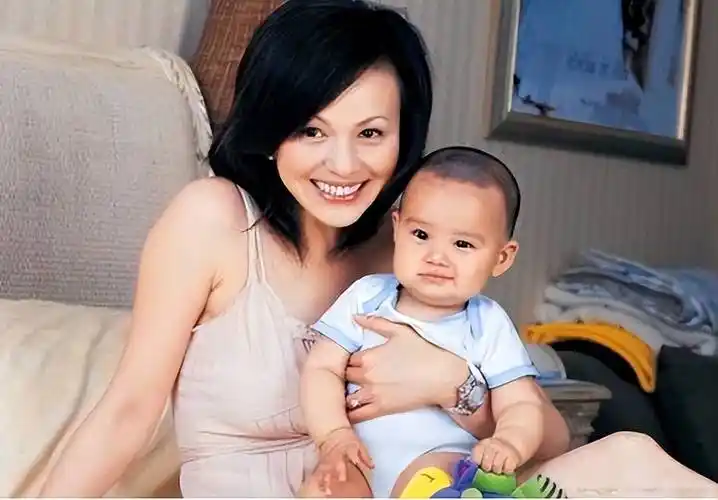 30岁给林心如当妈,凭"雪姨"一战成名,今53岁活的像30岁