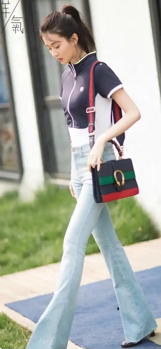 乔欣的牛仔裤太显身材!