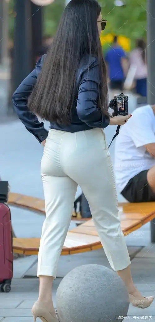 你穿搭最容易踩的坑:白色裤子.没有之一!