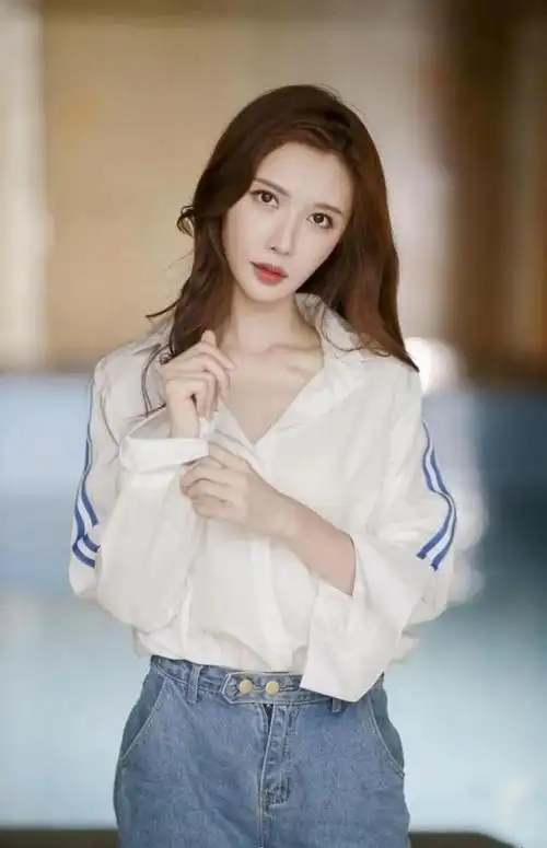 潘时七人美心善的气质女神