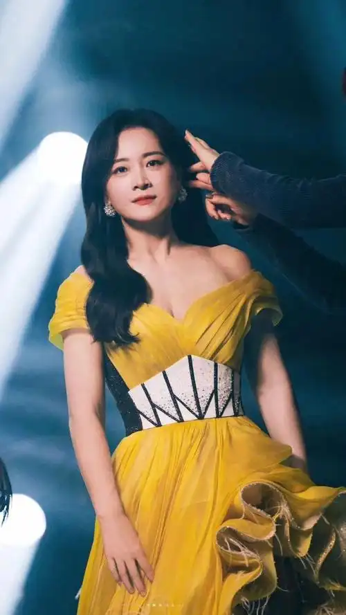 贾玲,美爆了!|女神|言承旭|娱乐圈|电影导演|中国传统音乐_网易订阅