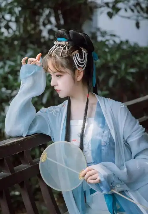 00后女孩汉服照火出圈,还原四大名著美人太惊艳了! - 知乎