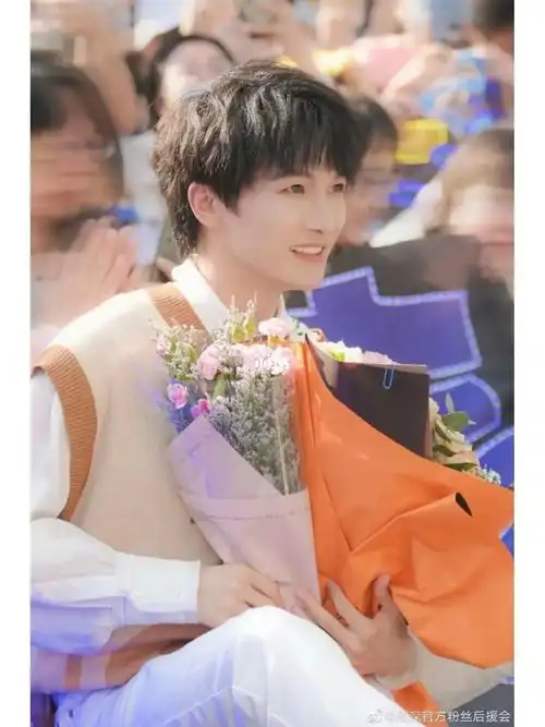 9715周深出道八周年快乐!