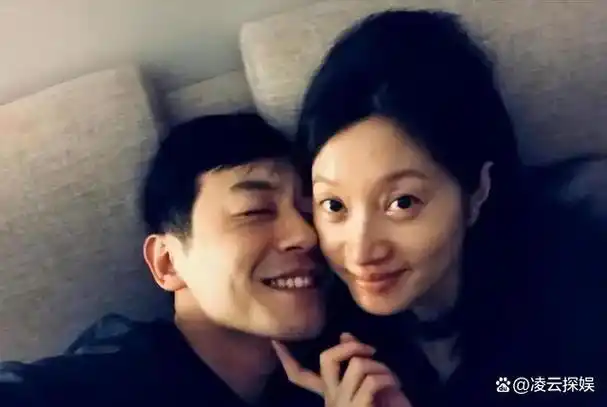 体操运动员沈佳妮跨行当演员30岁嫁29岁朱亚文生两女被宠成宝