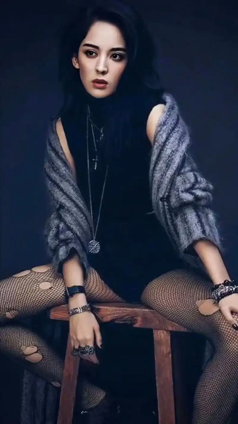 古力娜扎性感丝袜美腿集!黑丝篇!每日更新女星美图,记得收藏关 - 抖音