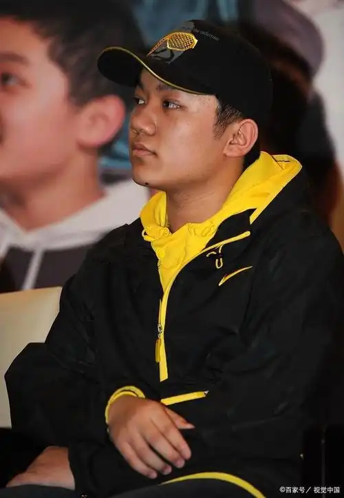 23岁的尤浩然终于减肥成功,自曝每天只吃西兰花,如今成这样