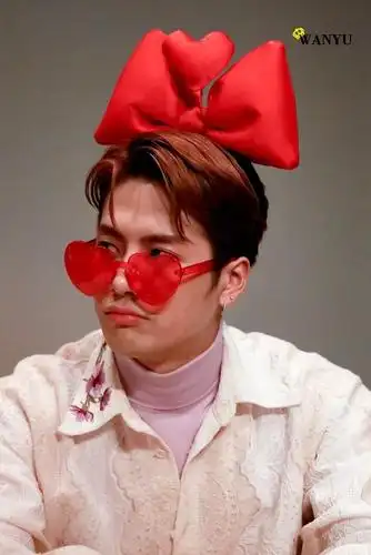 可可爱爱滴王嘉尔