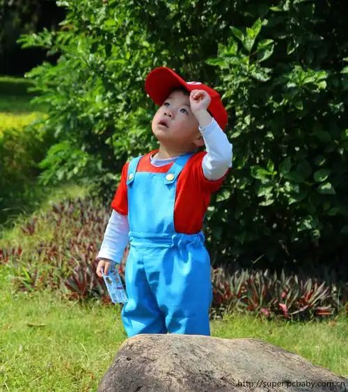 可爱宝宝演绎真人版超级玛丽