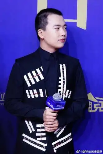 郭麒麟的这个寸头发型好可爱我喜欢他