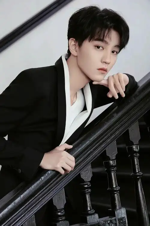 哇王俊凯今天这组活动图不错