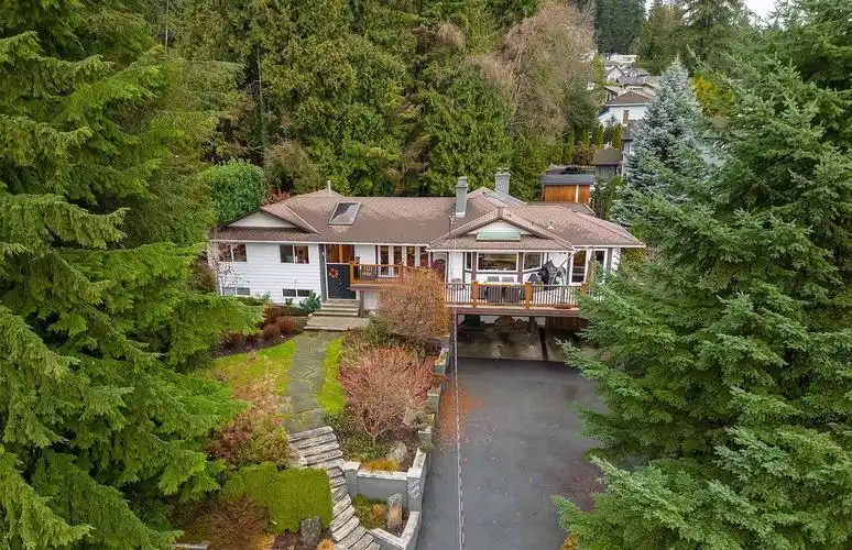 在加拿大北温哥华的一座宁静舒适的美丽别墅|1224 dempsey rd, north