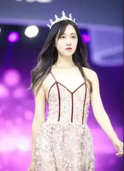 snh48冯薪朵生日会引热议,有趣又有才的爱豆简直是人间宝藏_鞠婧祎