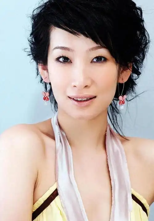 秦海璐"巨婴症儿子"现已8岁,看到长相后,网友表示有些意外