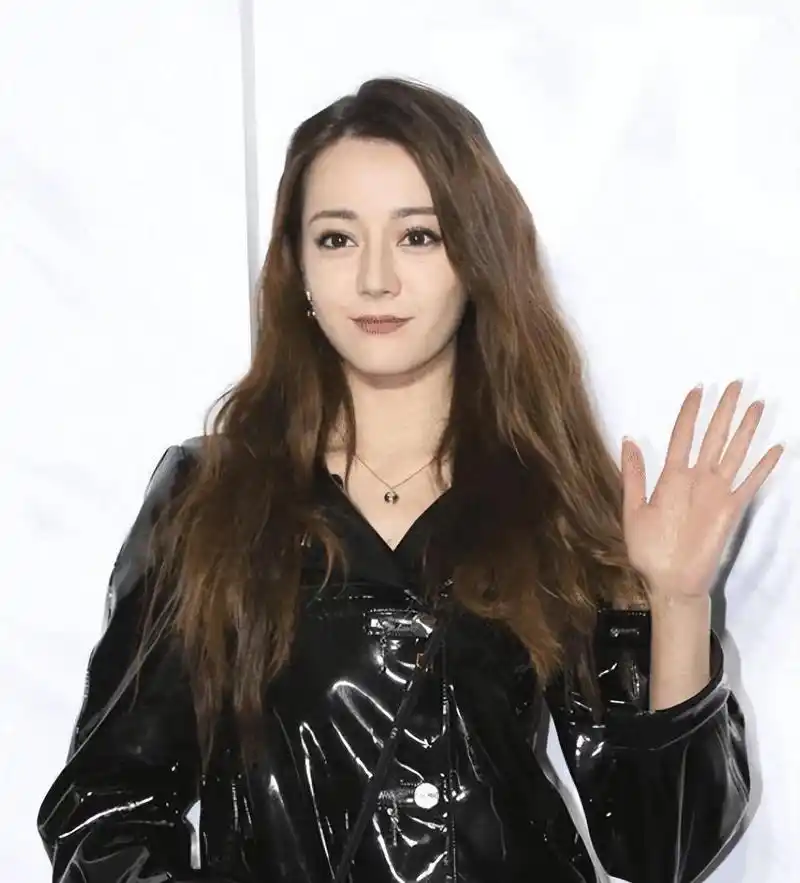 外媒生图成"照妖镜",明星真实一面 外媒曝光杨幂,迪丽热巴,金晨和董洁