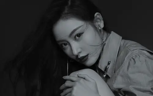 张天爱性感运动风写真桌面壁纸