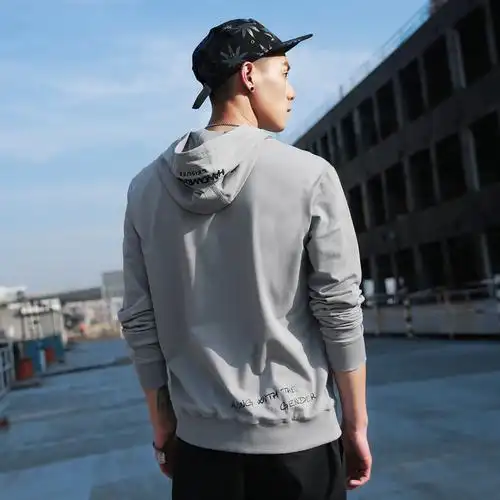 卫衣有毒!8款搭配时髦一年