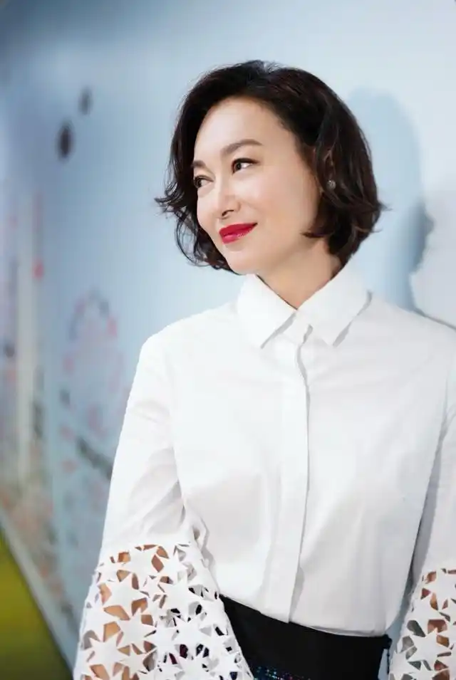 uu们,圆脸胖女孩想剪一个酷酷的发型,适不适合短发啊