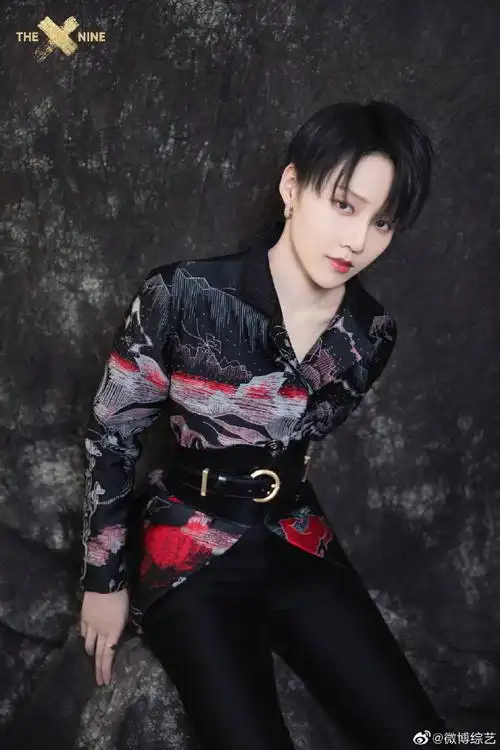 刘雨昕国风造型##央视五四晚会