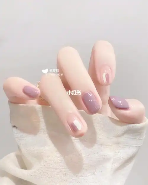 浅紫色块涂鸦跳色美甲97氛围感满满耶