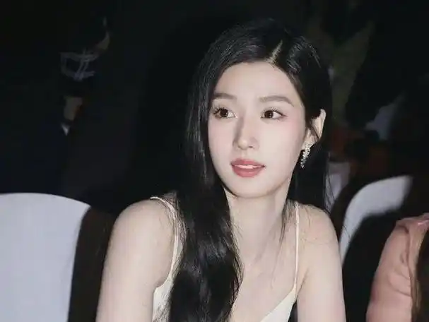 王一博引热泪,宋茜夺视后,杨紫李现神仙组合,卢昱晓狂虐粉