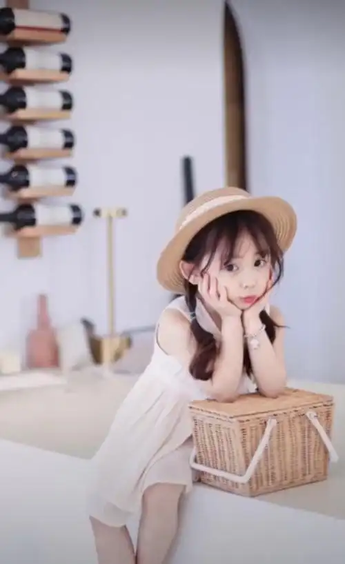 自截图头像系列沈佳昕