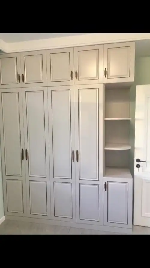 大衣柜门.  不断提高