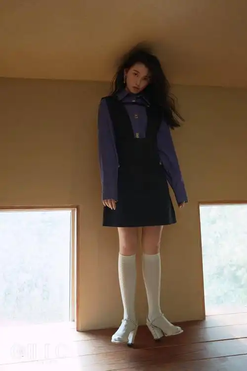 蒋依依大片曝光诠释热烈而慵懒的成长时态