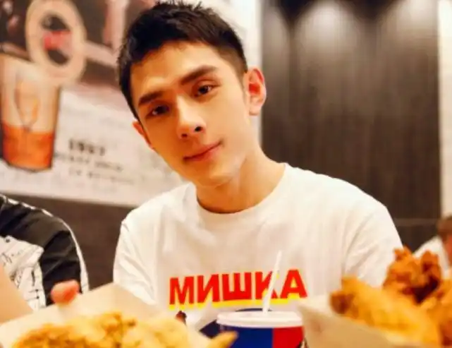 南昌大学霸气护校友李佳琦是我们学校的学生予以结业总行了吧