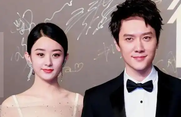 冯绍峰陪同赵丽颖一家三口亲密互动,展现出深厚的家庭之爱