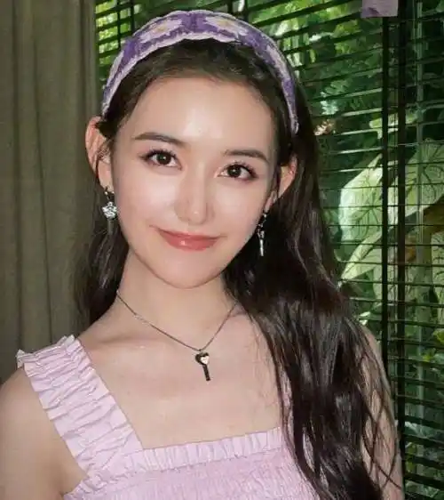 大家也很喜欢她的这份实在,希望以后能看到蒋依依分享更多日常呀!