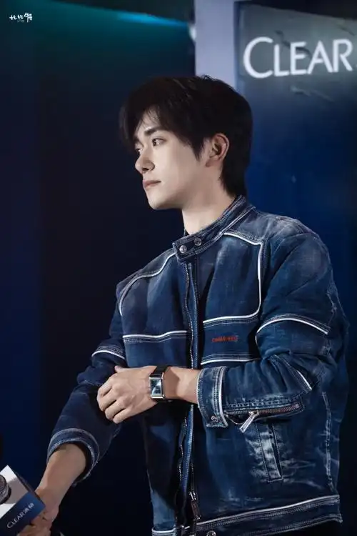 易烊千玺破洞针织内搭##一心一意,易烊千玺