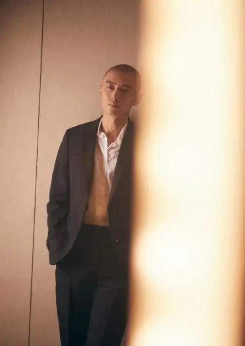 陈晓光头走红毯