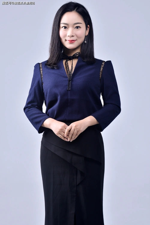 这场双子星的发布会,卓越还将邀请到浙江著名房地产专家裘维维老师,以