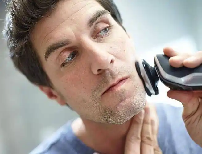 胡子长是快人,什么意思?有人认为,定期修剪胡须会影响男性的寿命.