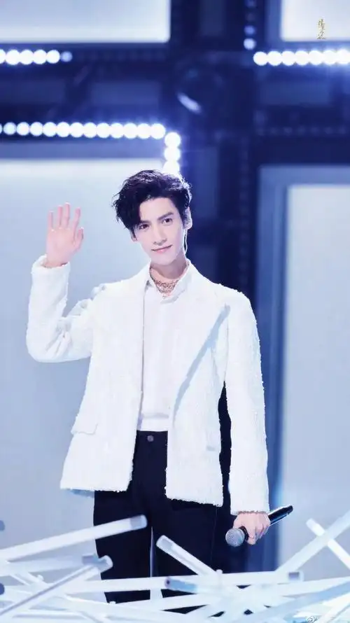 罗云熙首场个人演唱会