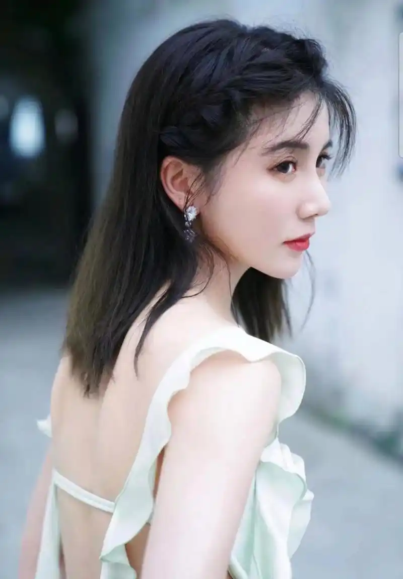 黄景瑜的前妻王雨馨再次在个人账号上发文喊话,不知道这又出闹哪一出