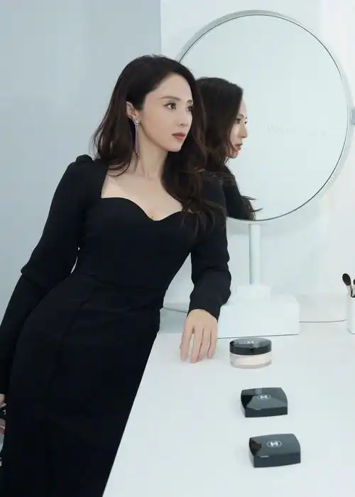 董璇黑色长裙大好身材写真,端庄典雅,美艳动人!_高清图集_新浪网