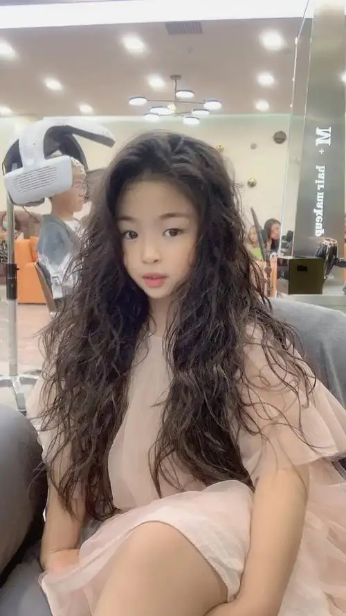 小朋友烫发美呆了_小朋友_m 发妆沙龙自由行热门攻略_发型_沙龙_母婴