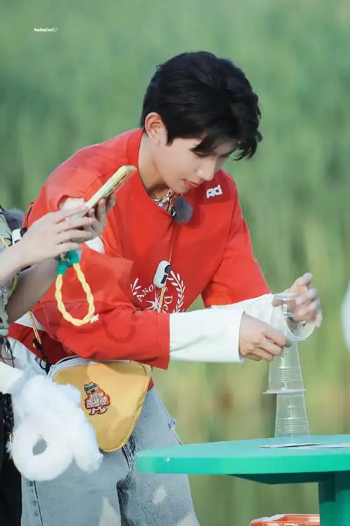 王源城市捉迷藏##王源cos摄影师