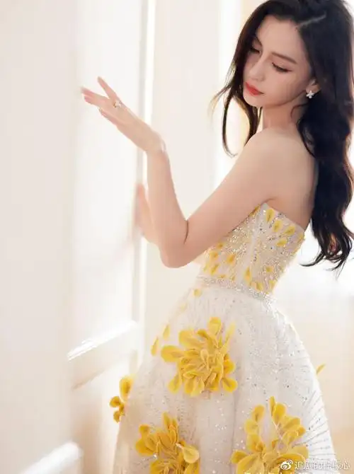 02,georges hobeika 2021春夏高定先来看某活动最新的造型,天津某线下