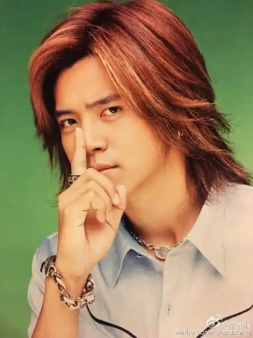 罗志祥晒19岁旧照 网友:19岁的朱碧石