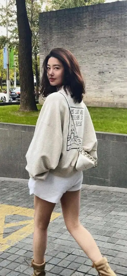 杨采钰的玉女甜美