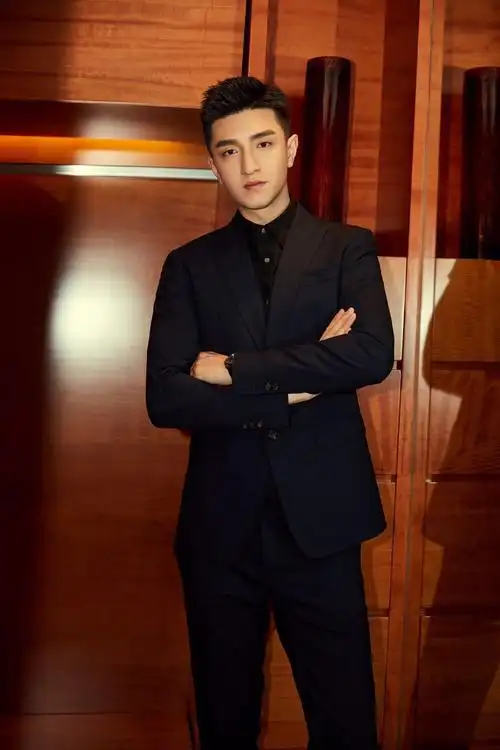 《你和我的倾城时光》定档11月12日网台联播,孤狼霸道总裁令人期待!