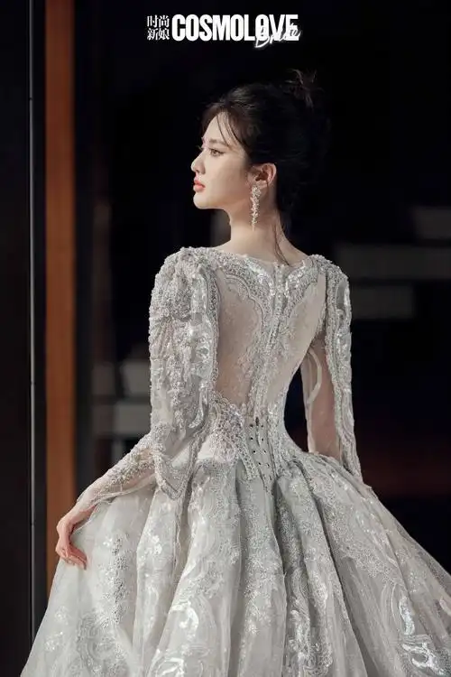 张慧雯凡尔赛花园婚纱大片##张慧雯希望的求婚方式