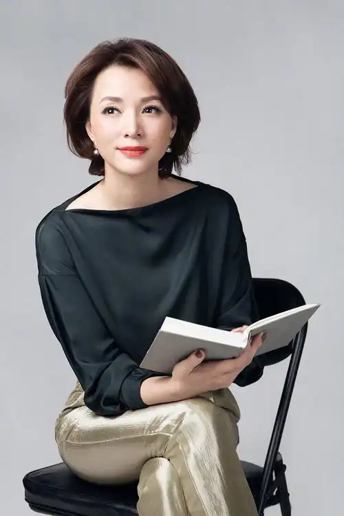 董卿结婚了吗 董卿和老公的结婚照-佳迪双