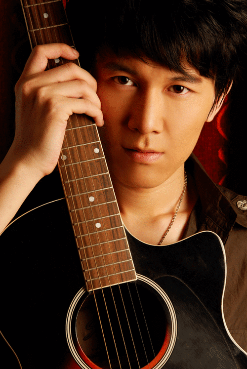 "神曲制造机"高进给别人写的歌曲,谁唱都火,唯独自己不温不火