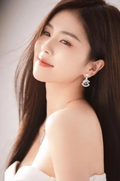 真的越来越期待大美女的现代剧了诶@白鹿my