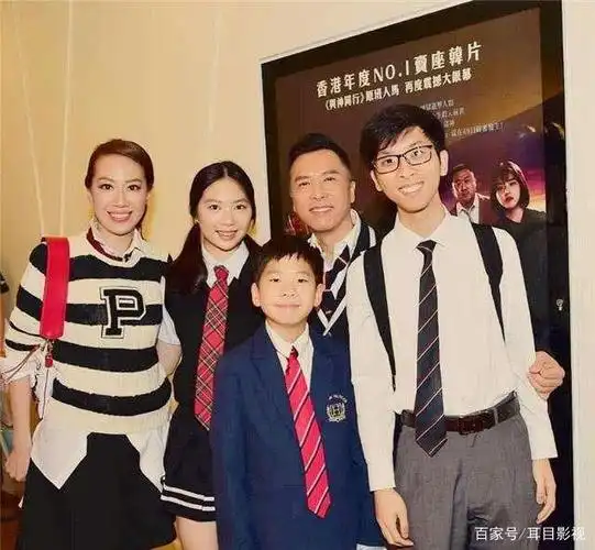 戴眼镜的是甄文焯,相似程度99%