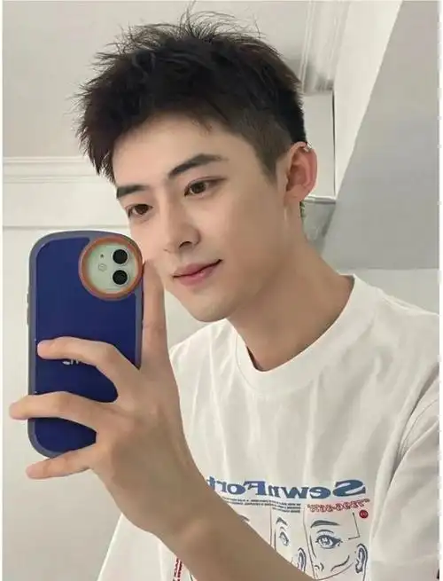 中式复古发型男中长发(今秋最帅男发15款)(9)